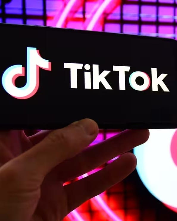 Trump Reviews Final TikTok Proposal as U.S. Ban Deadline Nears
